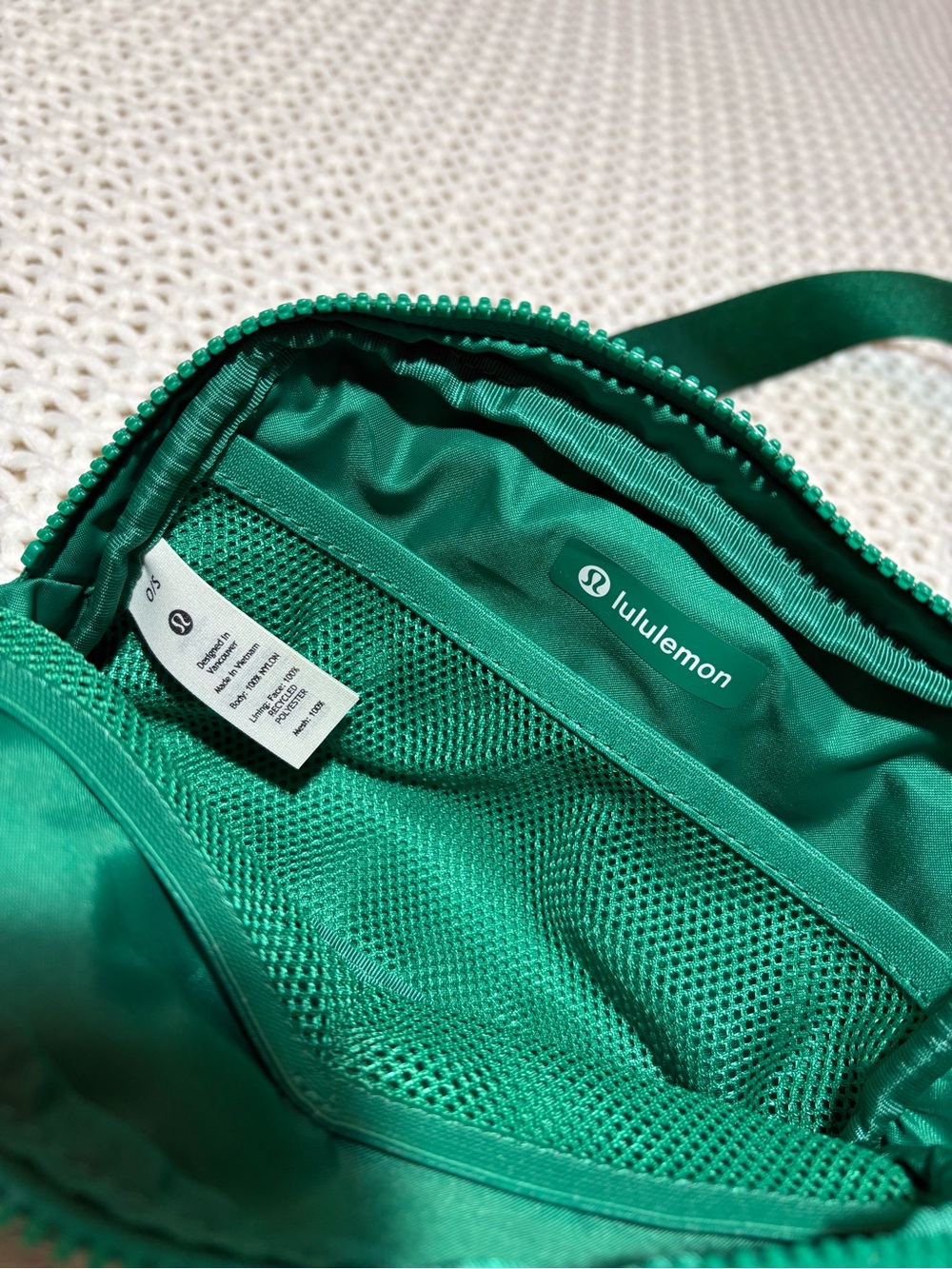 lululemon emerald ice everywhere belt bag 1L - Picture 5 of 10